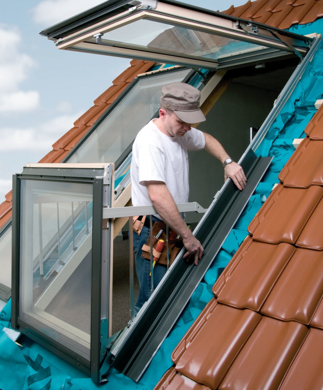 Installer with balcony window