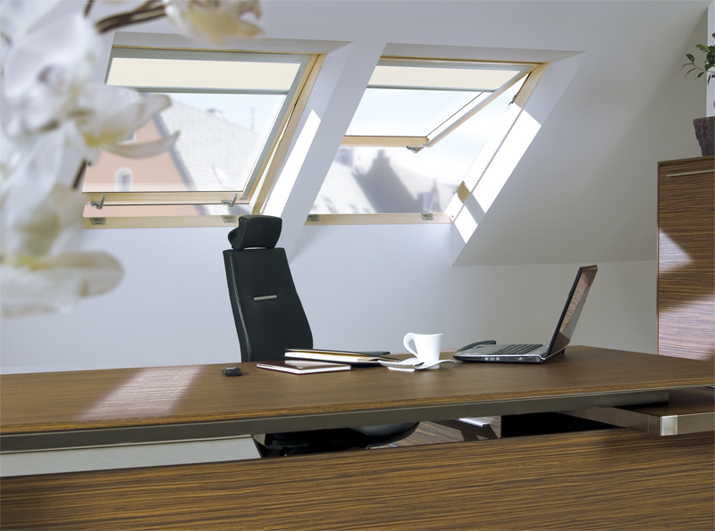 How to Clean and Maintain Roller Blinds