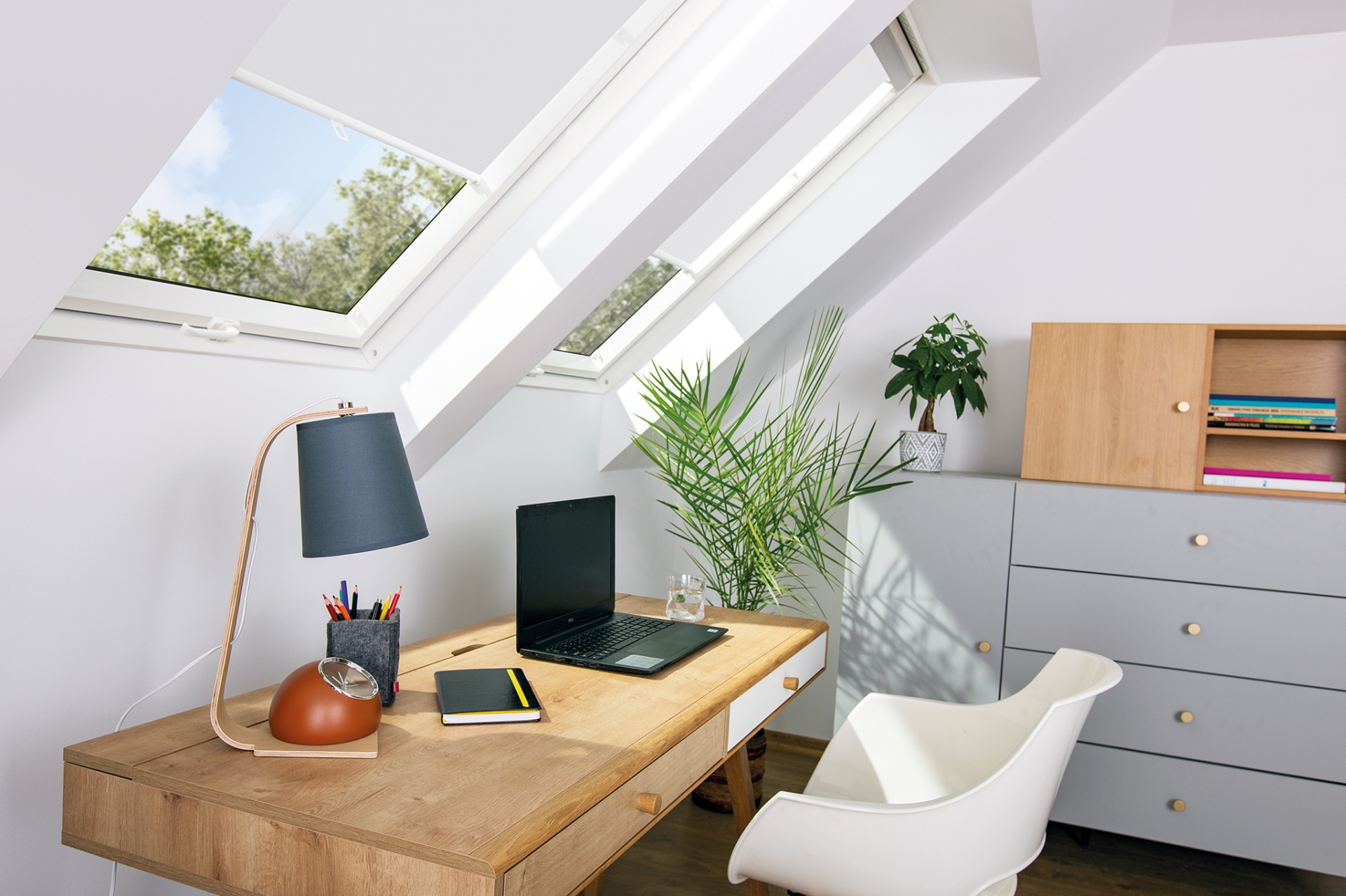 From Dark Attic to Bright Creative Space: How FAKRO Roof Windows Help You Design the Perfect Home Studio or Workshop