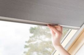 Internal roof window blinds