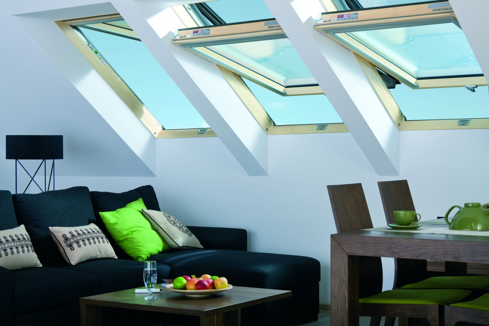 Centre Pivot vs. Top Hung & Pivot Roof Windows: A Guide to FAKROs Opening Styles