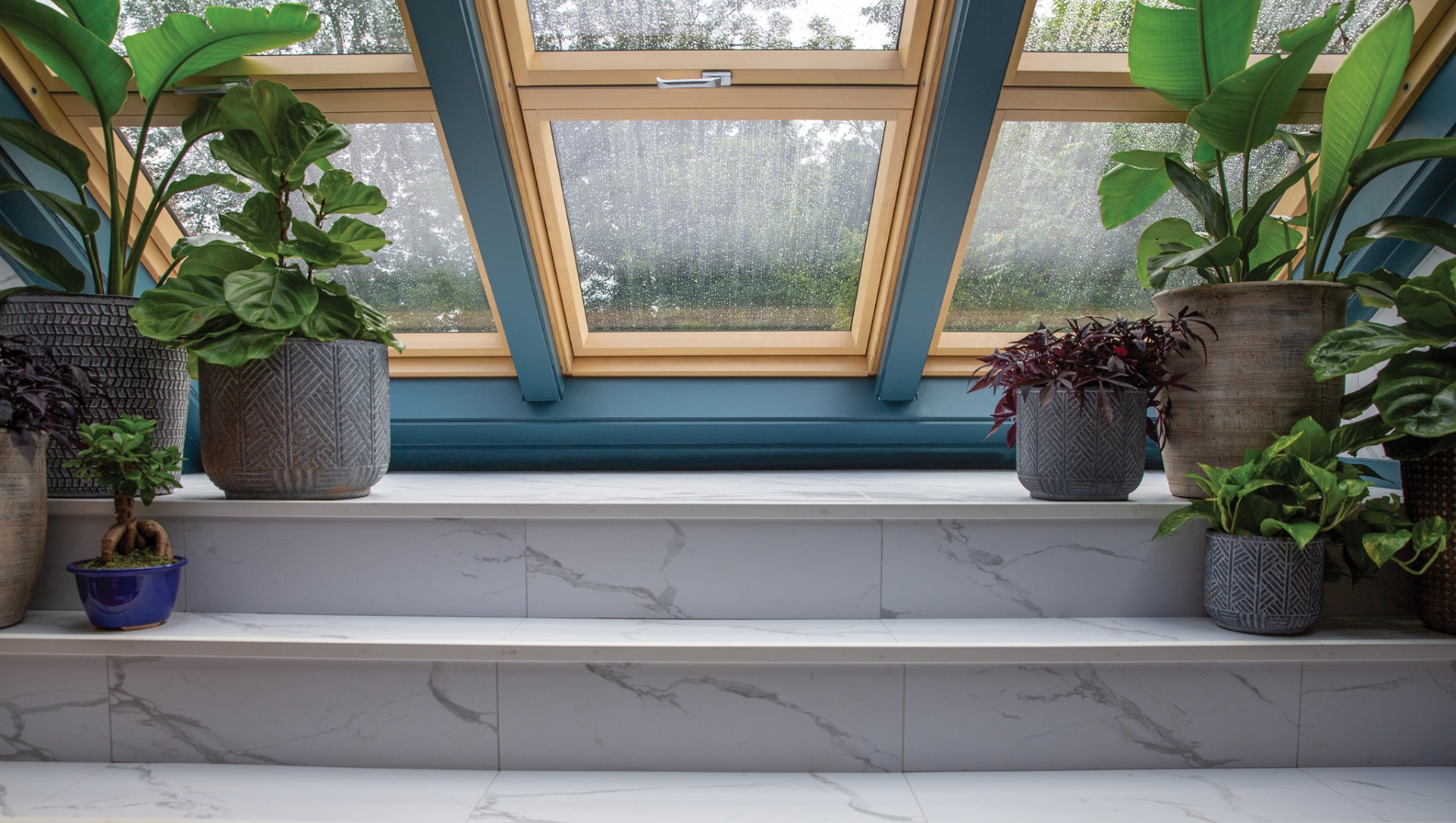 Solar Roof Windows or Electric Roof Windows - Which To Choose?
