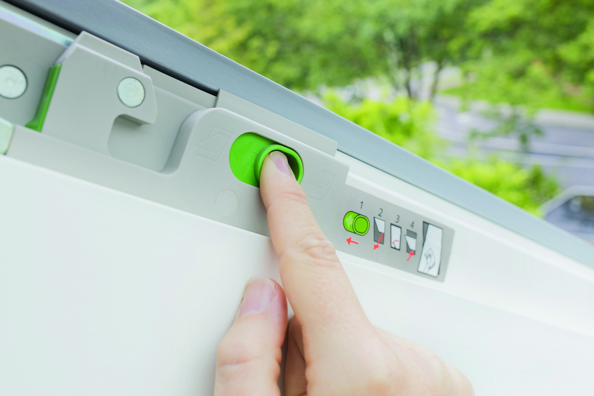 Centre Pivot vs. Top Hung & Pivot Roof Windows: A Guide to FAKROs Opening Styles