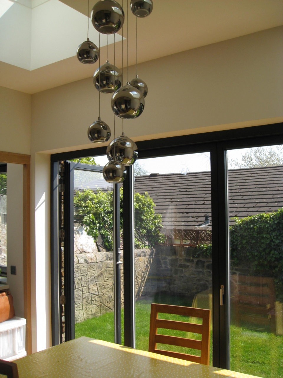 Flat roof windows in extension