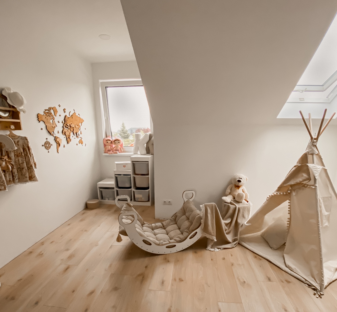 Children\'s Room in the Attic - How to Arrange It?