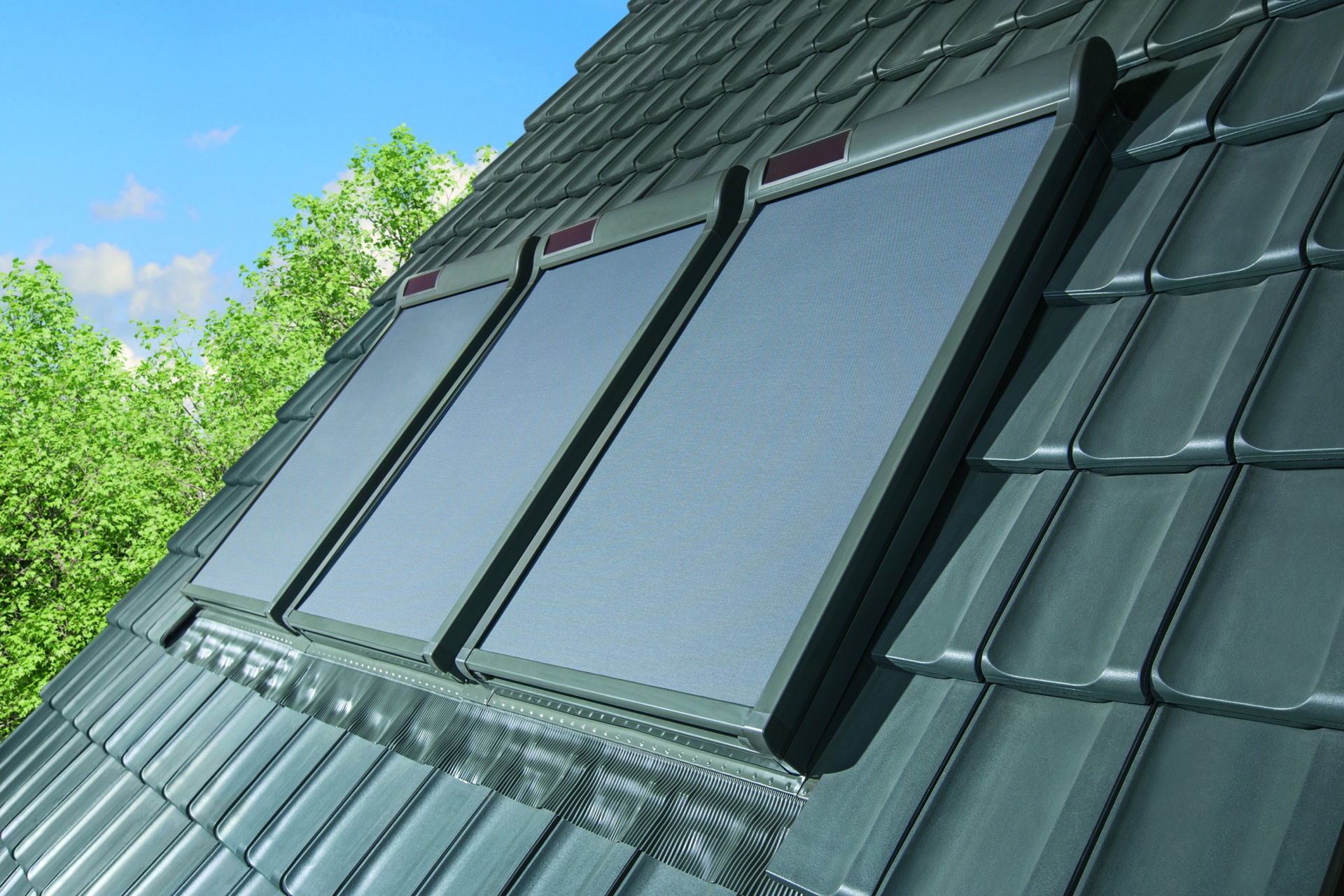 Keep the Heat Under Control: Exterior Accessories for Roof Windows