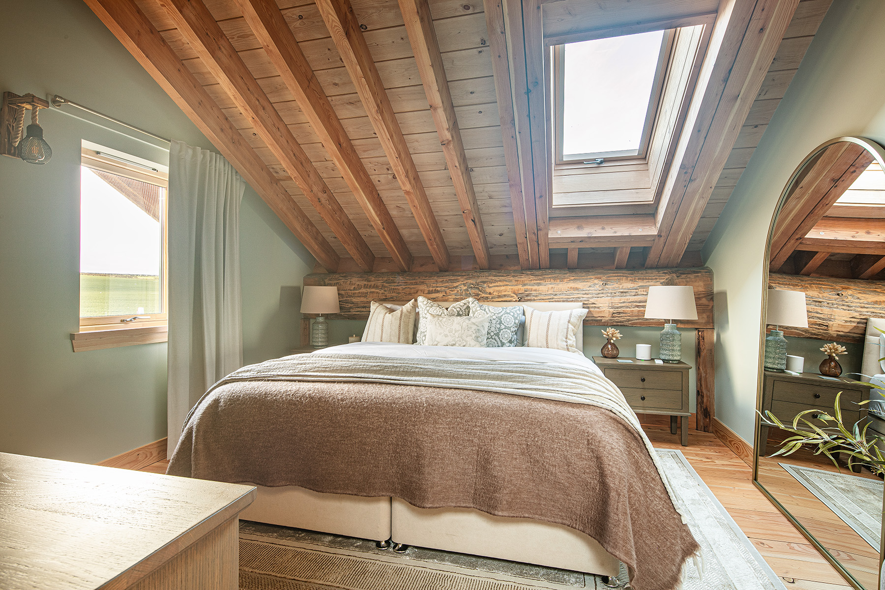 FAKRO vs Velux: A Comprehensive Comparison of Energy Efficiency and Price