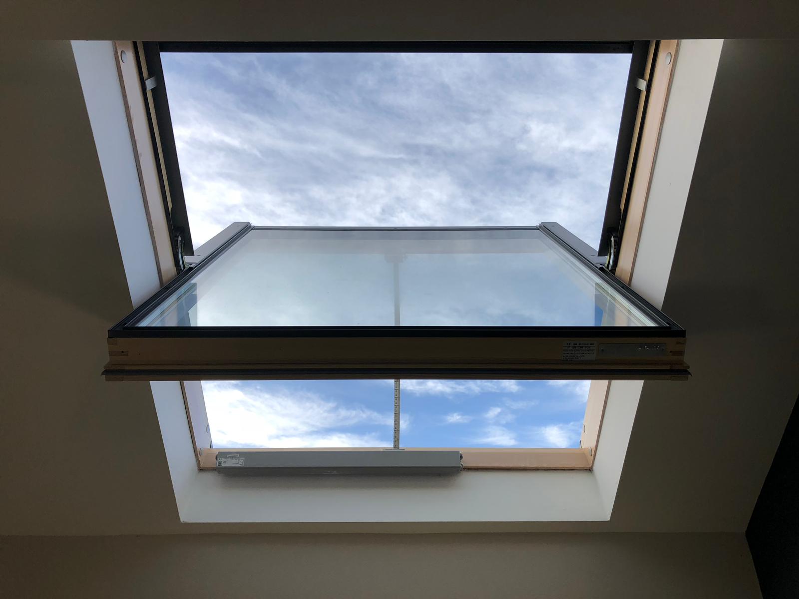 Light and Smoke Ventilation in One Roof Window